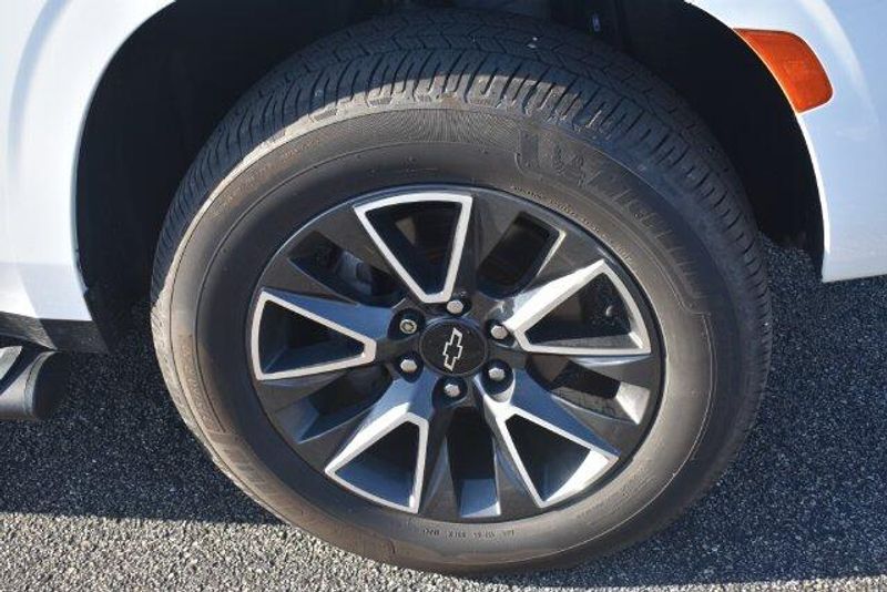 Used 2022 Chevrolet Suburban Z71Image 11
