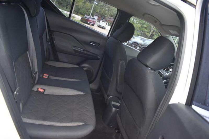Used 2018 Nissan Kicks SVImage 13
