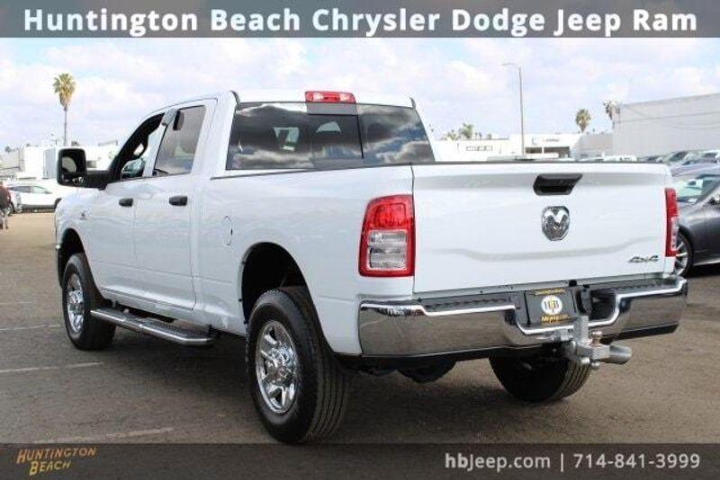 2023 RAM 3500 TradesmanImage 3
