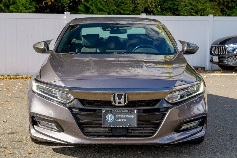 2018 Honda Accord Sport photo 2