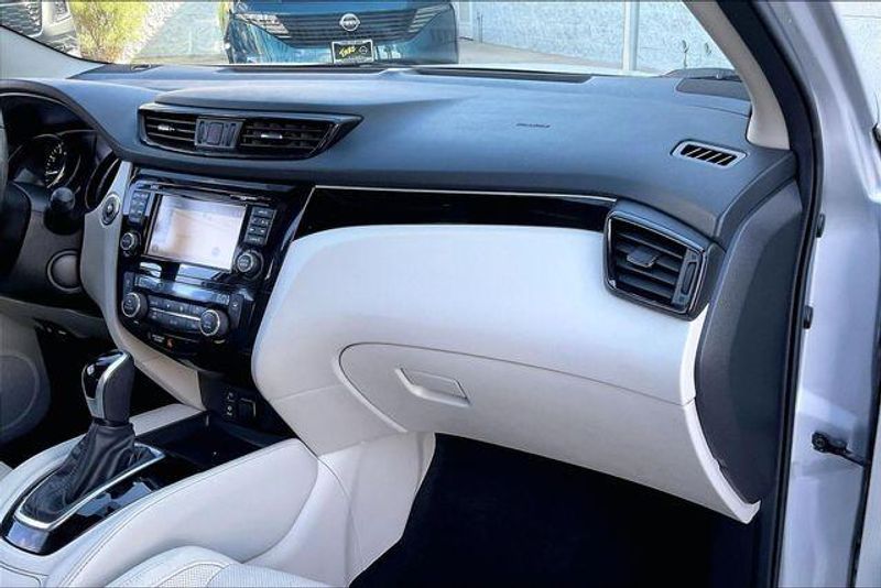 Used 2018 Nissan Rogue Sport SLImage 16