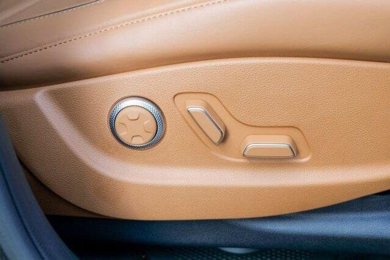 2025 Genesis GV80 3.5T Prestige photo 39