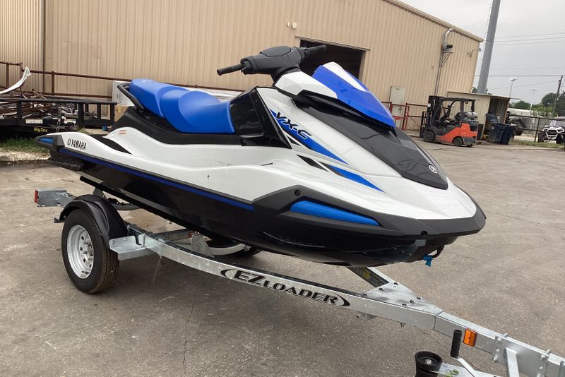 2024 YAMAHA WAVERUNNER VXC WHITE AND AZURE BLUE 