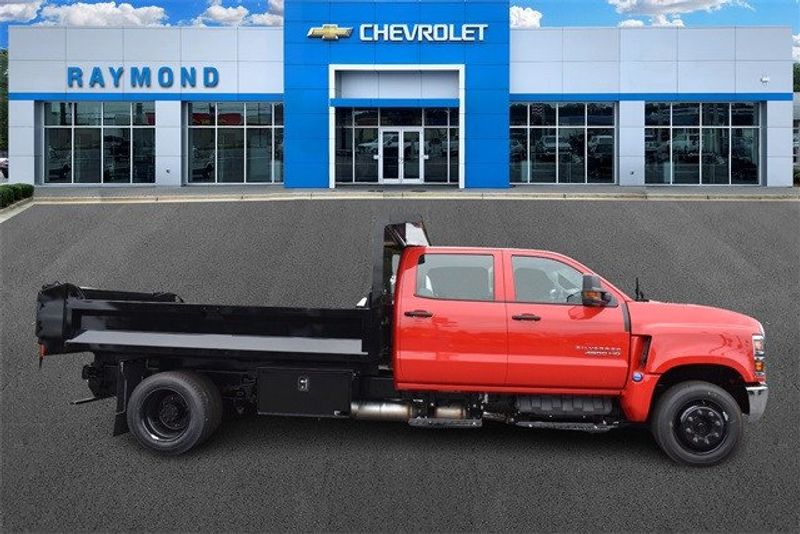 2024 Chevrolet Silverado 4500HD Work TruckImage 2