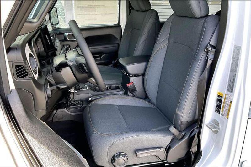 New 2026 Jeep Wrangler 4-door Sport SImage 8