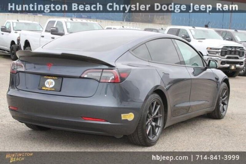 2021 Tesla Model 3 Standard Range PlusImage 5