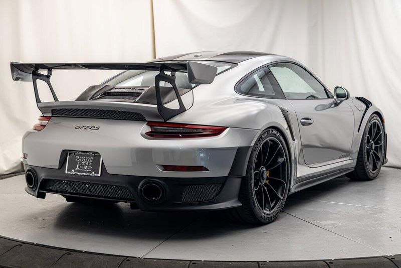 2019 Porsche 911 GT2 RSImage 5