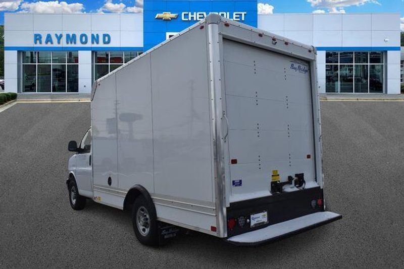New 2025 Chevrolet Express 3500 Work VanImage 6