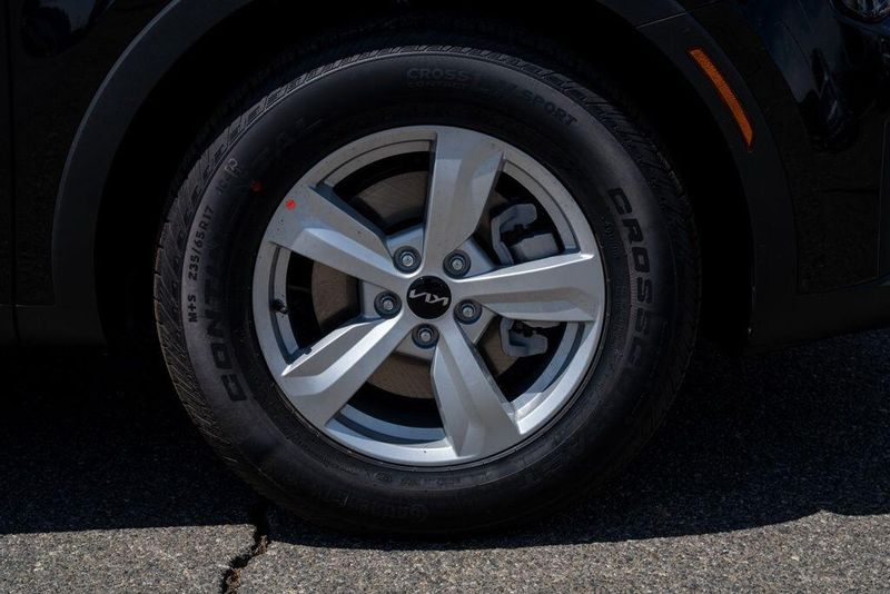 New 2026 Kia Sorento LXImage 9