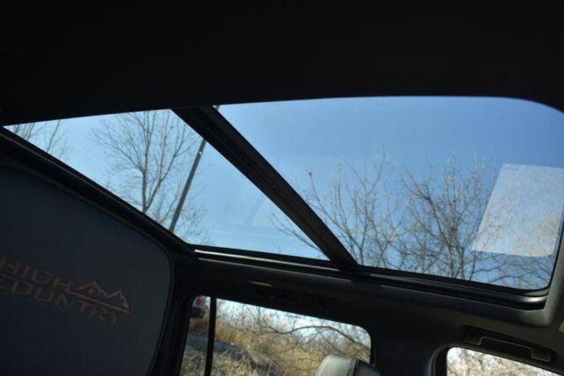 New 2026 Chevrolet Suburban High CountryImage 18