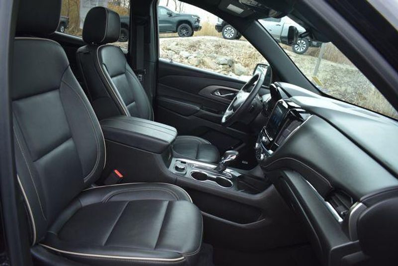 Used 2023 Chevrolet Traverse PremierImage 14