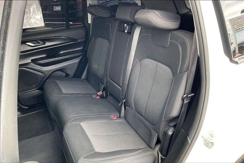 Used 2023 Jeep Grand Cherokee LaredoImage 25