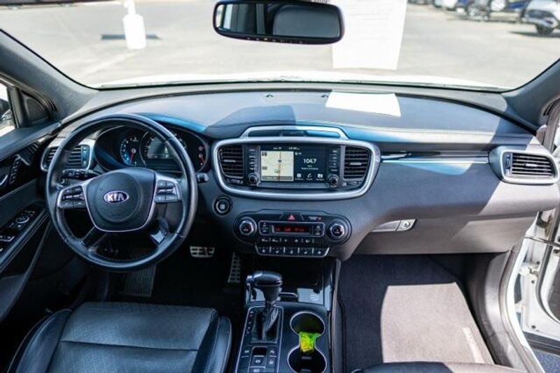 2019 Kia Sorento SX LimitedImage 15