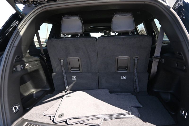 2025 Jeep Grand Cherokee L Altitude XImage 12
