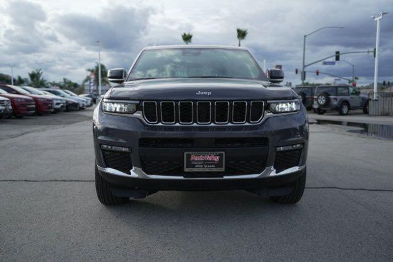 Used 2025 Jeep Grand Cherokee L LimitedImage 2