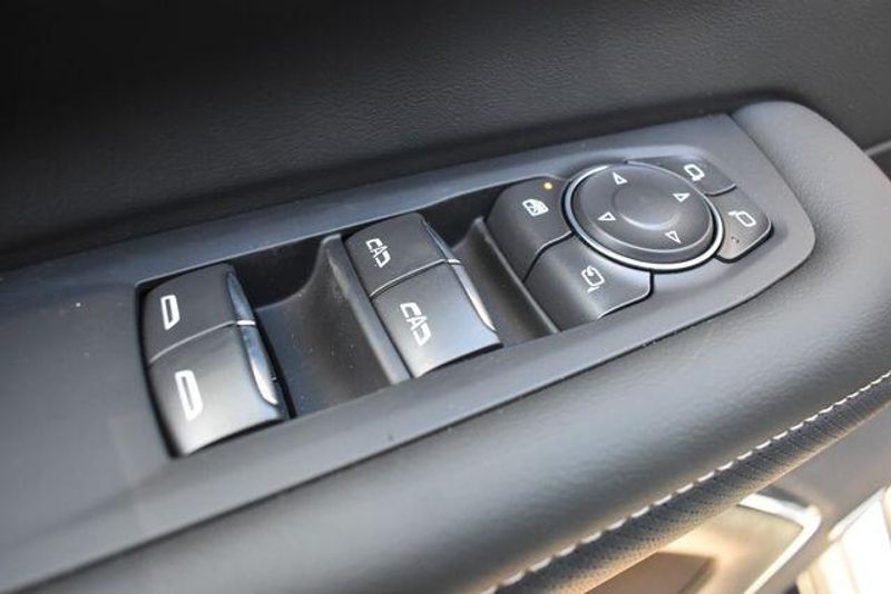 New 2026 Chevrolet Suburban PremierImage 28