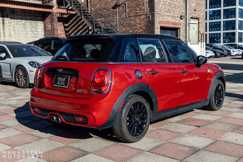 2017 MINI Hardtop 4 Door Cooper SImage 5