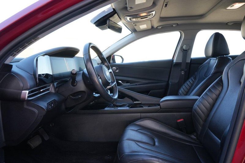 Used 2024 Hyundai Elantra LimitedImage 11