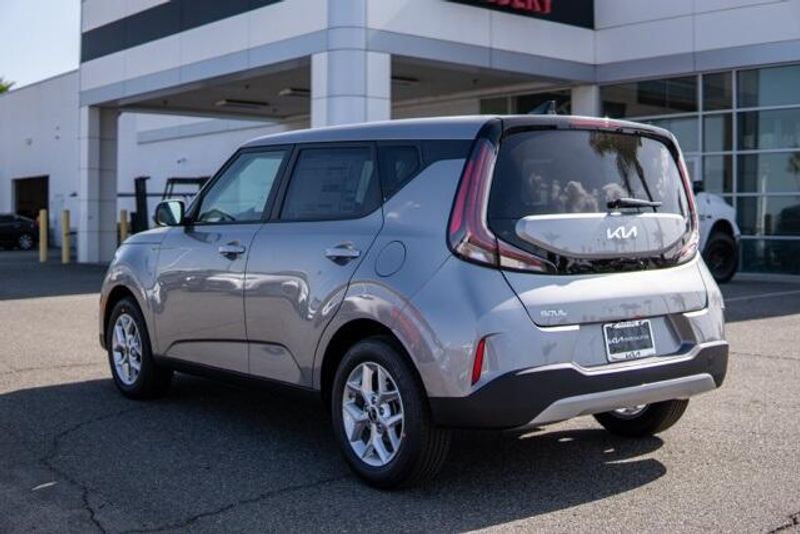 2025 Kia Soul LXImage 5