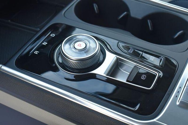New 2026 Kia Carnival Hybrid EXImage 26