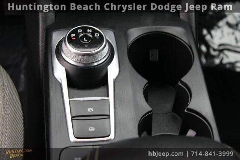 2022 Ford Escape SE HybridImage 17