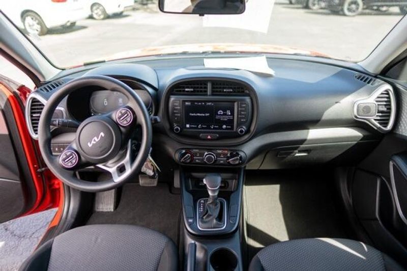 Used 2023 Kia Soul LXImage 15
