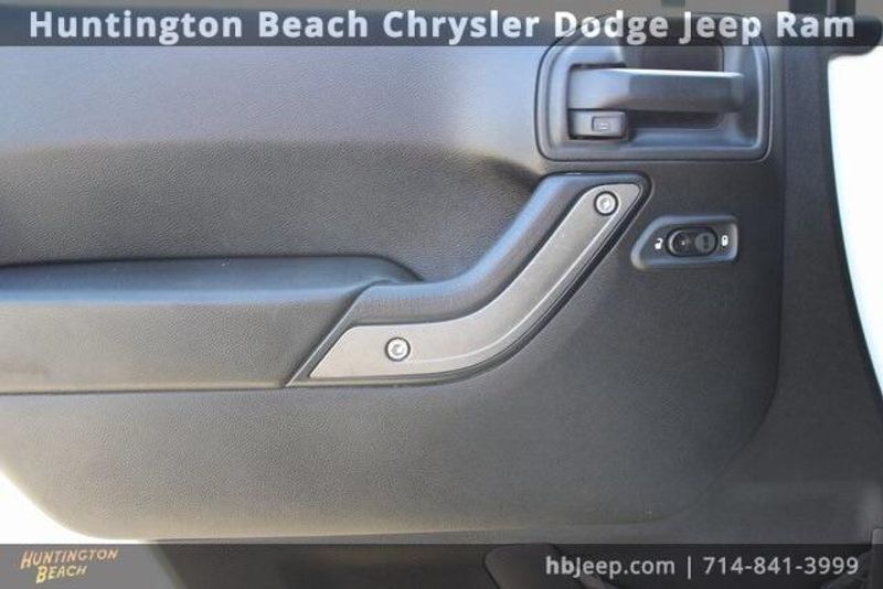 2016 Jeep Wrangler JK SportImage 15