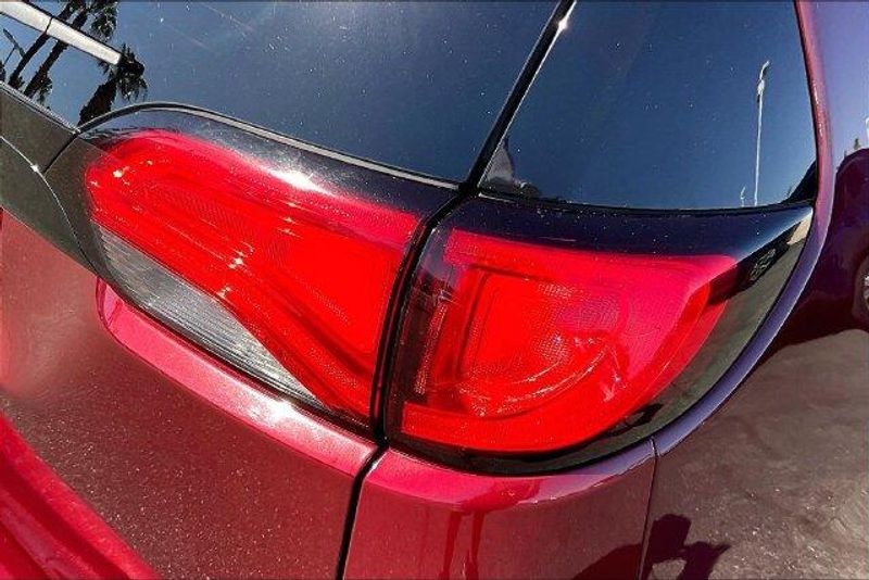 Used 2023 Chrysler Voyager LXImage 28