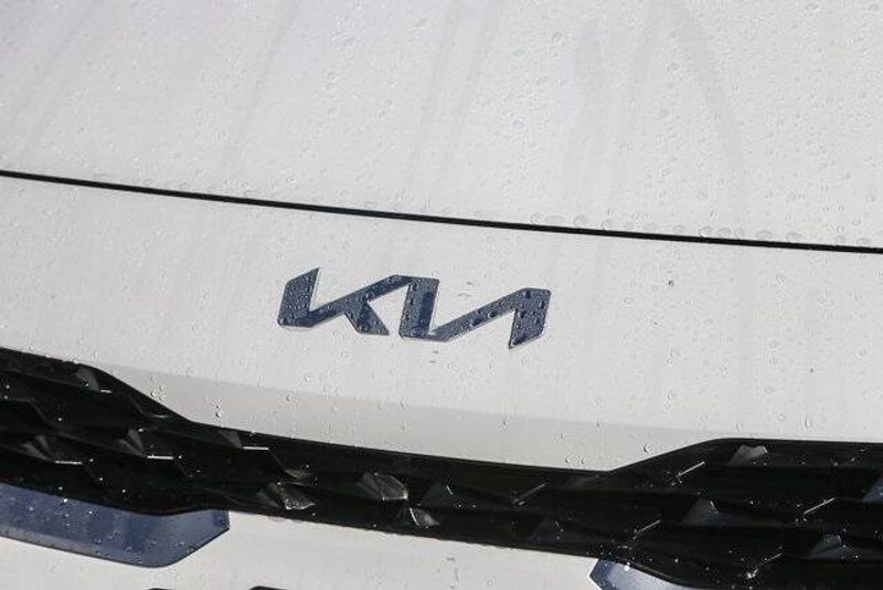 2024 Kia Forte LXSImage 7