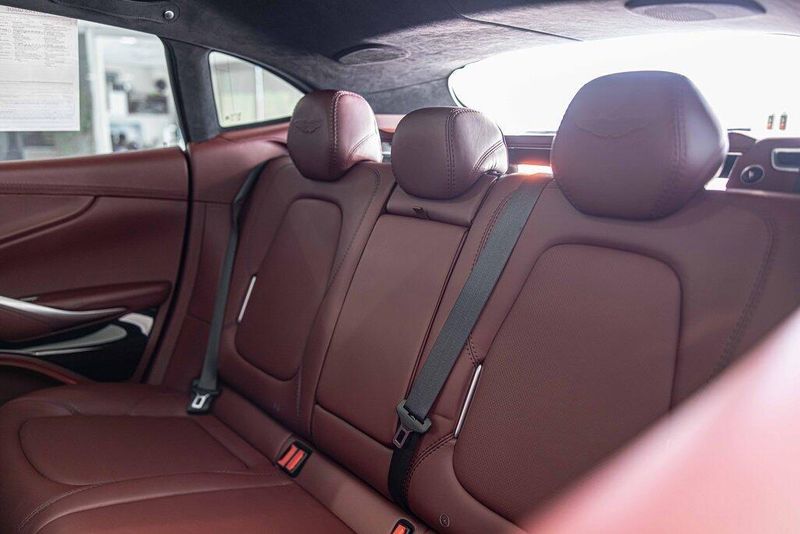 2021 Aston Martin DBX AM8 photo 32