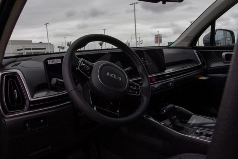 2025 Kia Sorento SImage 5