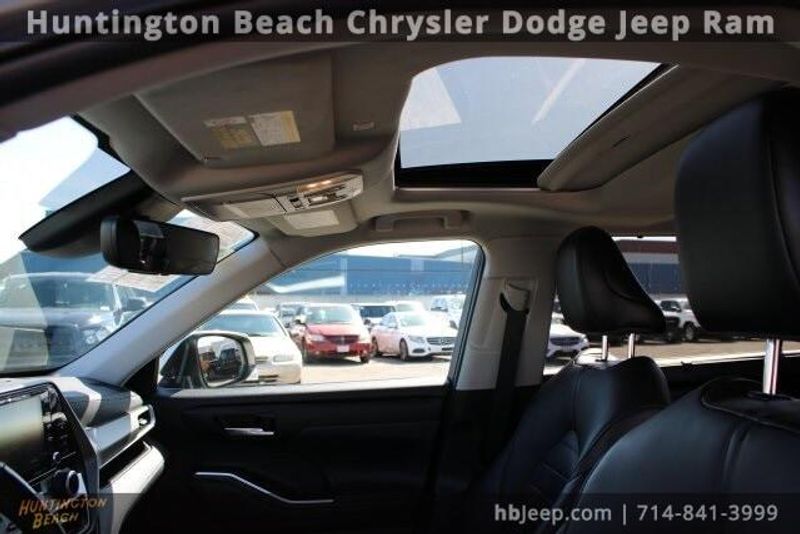 2021 Toyota Highlander Hybrid XLEImage 31