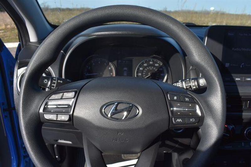 Used 2022 Hyundai Kona SELImage 28