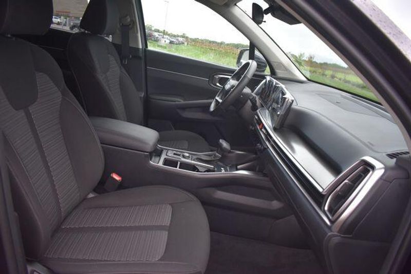 New 2026 Kia Sorento LXImage 13