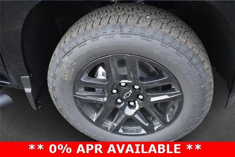 New 2025 Chevrolet Silverado 1500 CustomImage 11