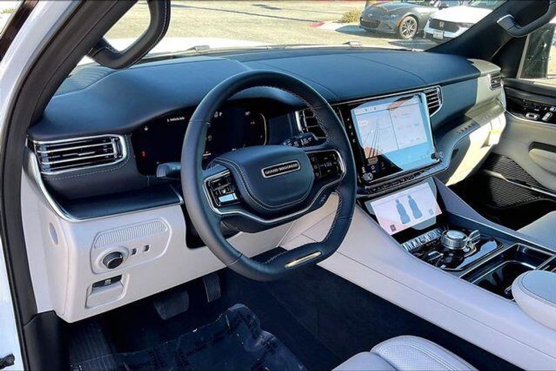 2026 Jeep Grand Wagoneer Summit Obsidian 4x4Image 6