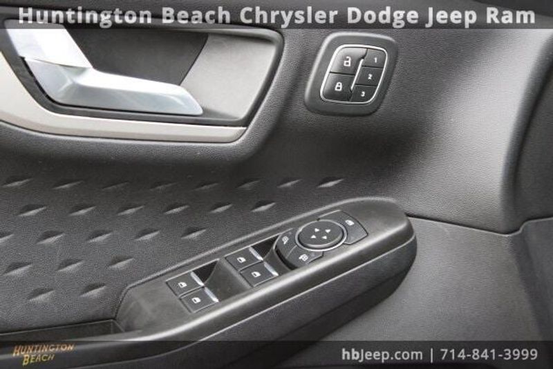 2020 Ford Escape SELImage 10