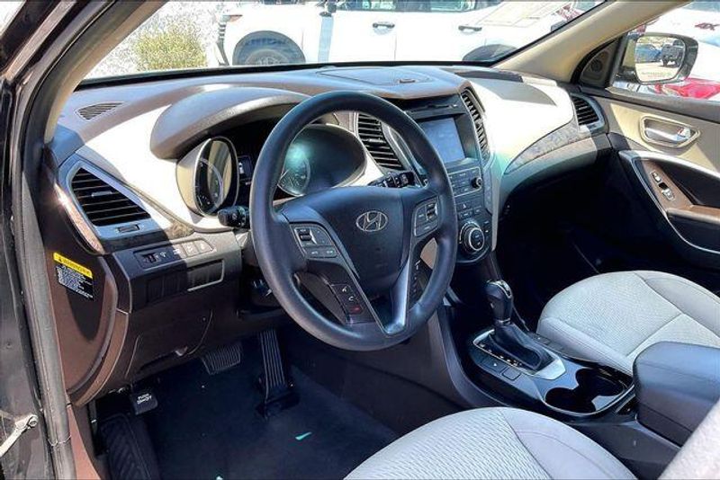 Used 2018 Hyundai Santa Fe Sport 2.4 BaseImage 14