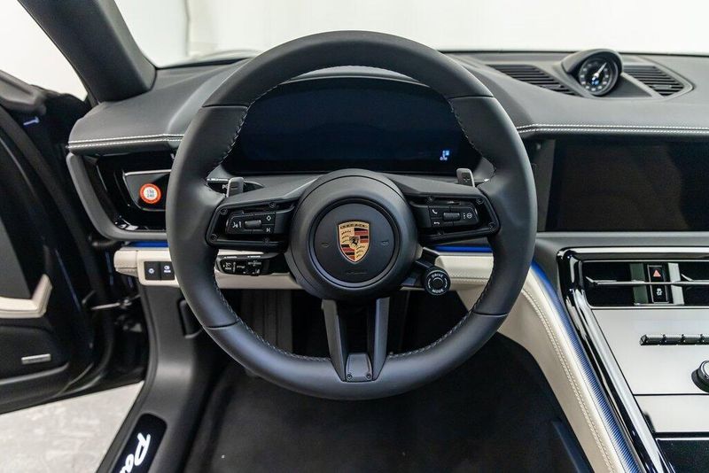 2025 Porsche Panamera 4Image 15