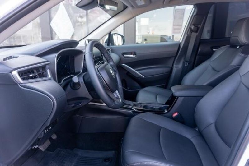 Used 2022 Toyota Corolla Cross XLEImage 11