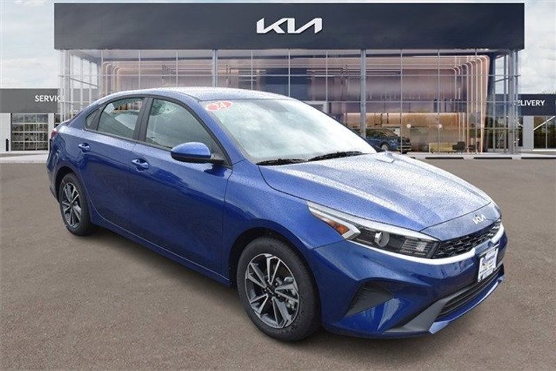 2024 Kia Forte LXSImage 1