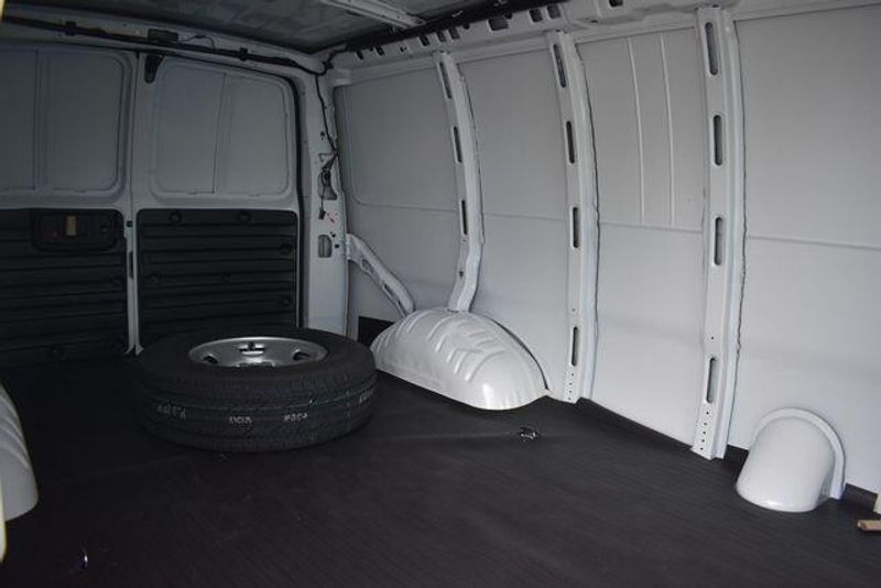 New 2025 Chevrolet Express 2500 Work VanImage 15