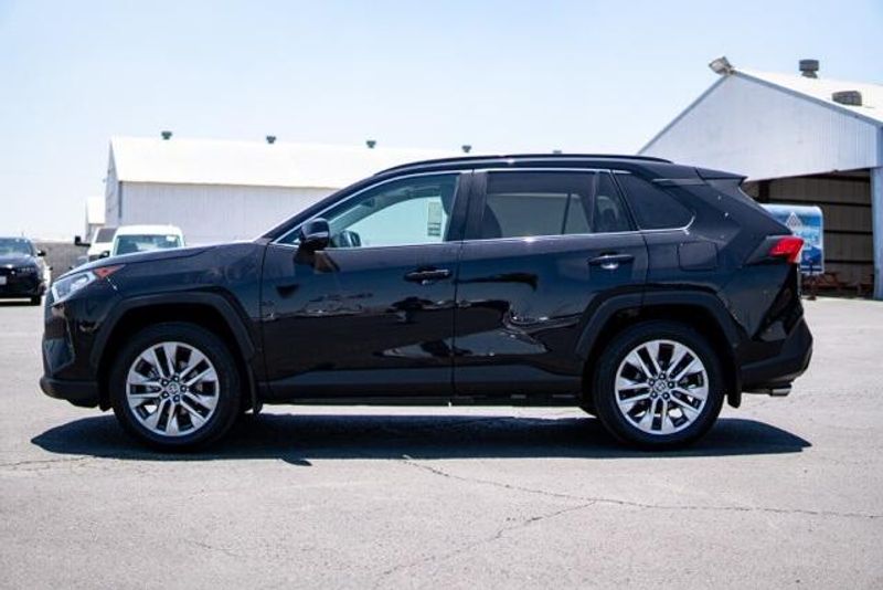 Used 2021 Toyota RAV4 XLE PremiumImage 4