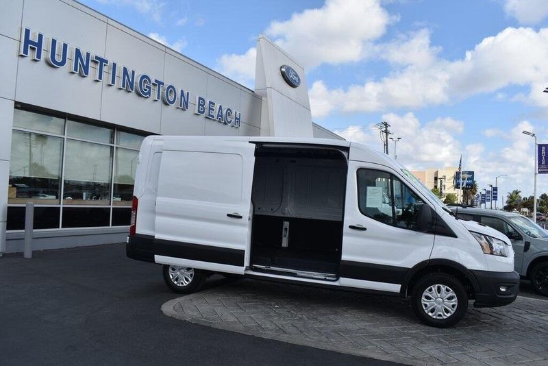 2023 Ford E-Transit-350 BaseImage 6