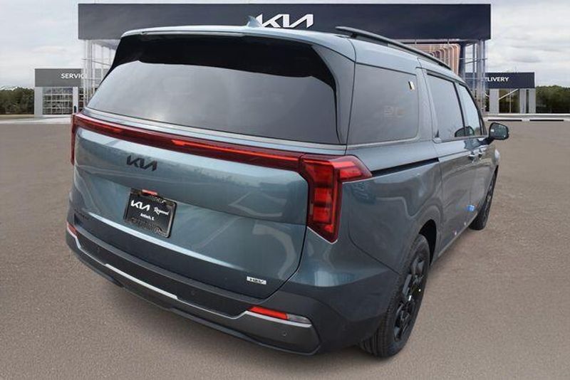New 2026 Kia Carnival Hybrid SXImage 4