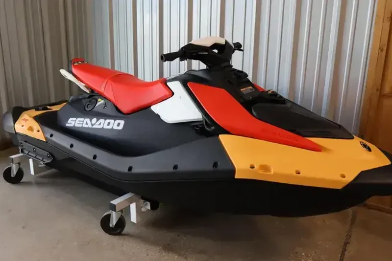 2025 SEADOO SPARK FOR 3 CONVENIENCE PACKAGE WITH SOUND SYSTEM SUNRISE ORANGE AND DRAGON RED 