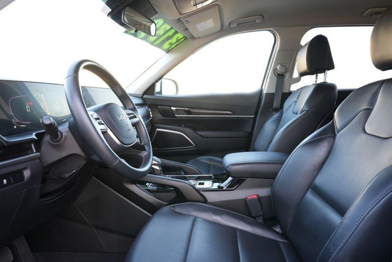 Used 2024 Kia Telluride LXImage 11