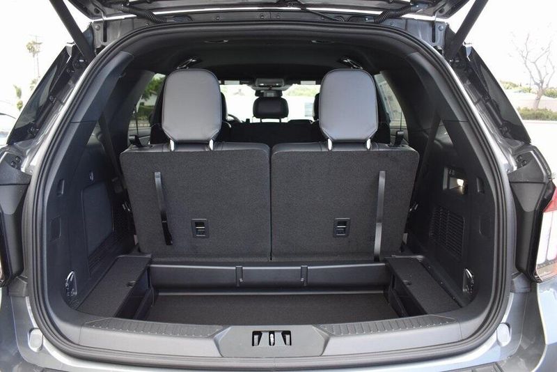 2025 Ford Explorer ST-LineImage 6