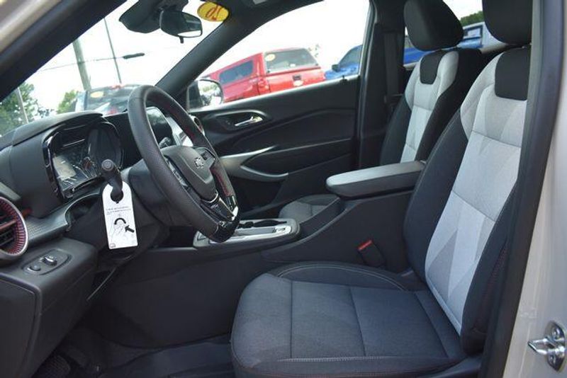 New 2026 Chevrolet Trax 1RSImage 22