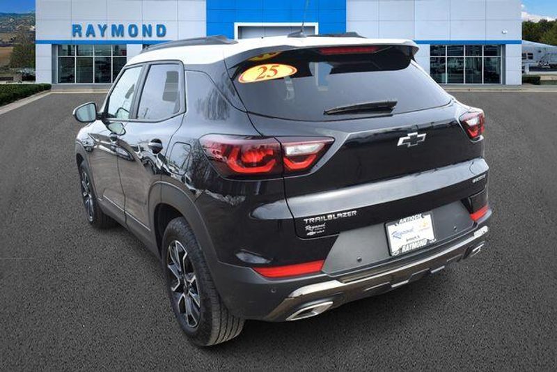 Used 2025 Chevrolet TrailBlazer ActivImage 6